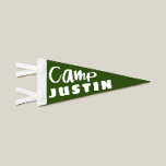 Camp Personalized Kinderen Pennant Flag Wimpel Vlag<br><div class="desc">Met de hand geschreven Camp green pennant vlag met de persoonlijke naam van uw kind. Pas de naam en de kleurenachtergrond aan gebruikend Edit/pas optie aan.</div>