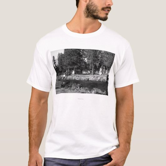 Camp Sherman, uitzicht Oregon van Rogers Cabins T-shirt (Voorkant)