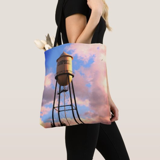 Campbell CA Watertoren Geborsteld Polyester Boodsc Tote Bag (Dichtbij)