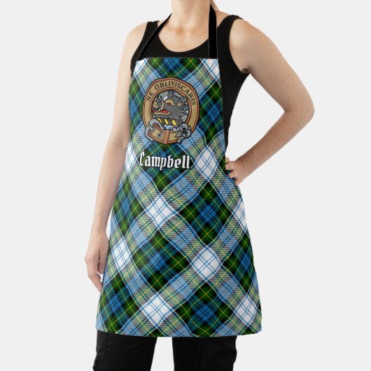 Campbell Crest over Jurk Tartan Schort (Insitu)