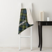 Campbell Crest over Tartan Sherpa Deken (In situ)