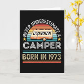 Camper geboren in 1973 50th Birthday camping Gift Kaart (Gele Bloem)