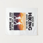 Camper Gift | Never Take Hiking Advice From Me Wandkleed (Voorkant (horizontaal))