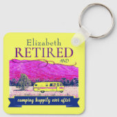 Camper in ruste terugkerende campagne, gelukkig al sleutelhanger (Achterkant)