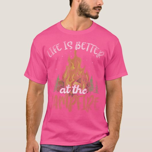 Camper Life is beter in de campfire Funny Campin T-shirt (Voorkant)