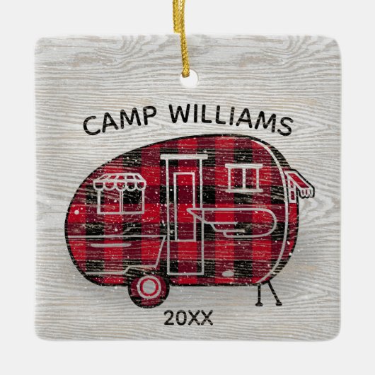Camper Rustic Red Buffalo Plays Familienaam Xmas Keramisch Ornament (Voorkant)