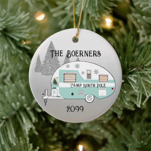 Camper Trailer Camper Trailer Camper Merry kerst Keramisch Ornament (Boom)