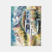 Campervan Bliss Retro Campervan in de bergen Fleece Deken (Voorkant)