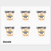 Campfire Drink Team Camping Liefhebbers Matching Ronde Sticker (Vel)