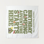 Camping Adventure Starts Here Kids Birthday  Wandkleed (Voorkant (horizontaal))