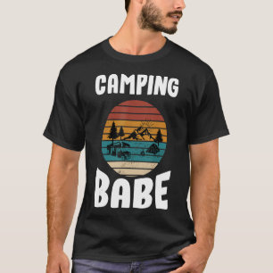 Camping babe, kampeervrouw, kamperen, kamperen, ka t-shirt