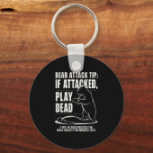 Camping beren aanval tip doe alsof je dood bent  sleutelhanger (Voorkant)