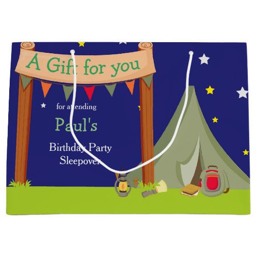 Camping Birthday Party Sleepover Khaki Green Groot Cadeauzakje (Voorkant)