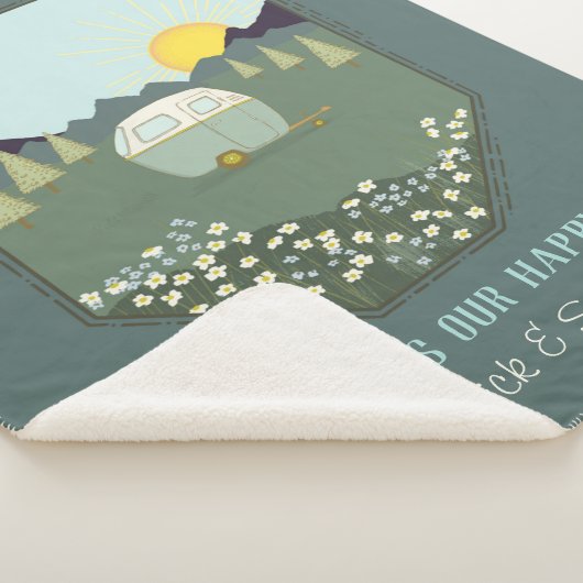 Camping Couples Outdoorn Camp Trailer Personalized Sherpa Deken (3/4)