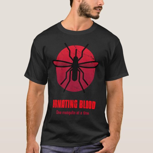 Camping Donating Blood One Mosquito At A Time T-shirt (Voorkant)
