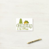 Camping is mijn therapie post-it® notes (Op bureau)