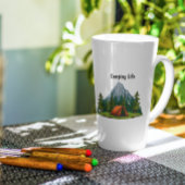 Camping Life, met een tent in de rugverpakking van Latte Mok
