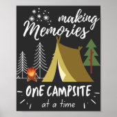 Camping Maakt Herinneringen, Één Kampeerplaats per Poster (Voorkant)