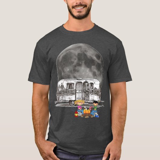 Camping out in an Airstream under the Moonlight T-shirt (Voorkant)