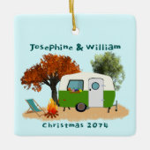 Camping Paar Gepersonaliseerd Kerstmis Ornament (Voorkant)
