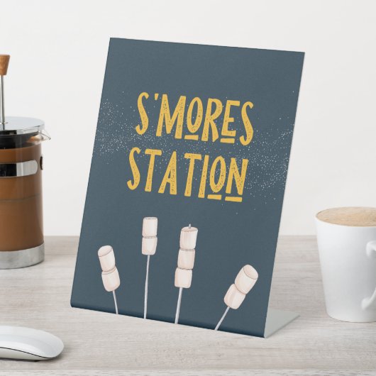 Camping Party teken | S'mores Station Reclamebord Met Voetstuk (Insitu)