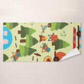 Camping scene - caravan, kampeerstoelen, vuurpleis badhanddoek (Badhanddoek)