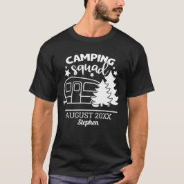 Camping squad-gezinshereniging met aanhangwagen en t-shirt