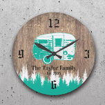 Camping Trailer Happy Campers Familienaam Wooden Grote Klok<br><div class="desc">Wooden Camping Trailer Happy Campers Family Name Clocks</div>