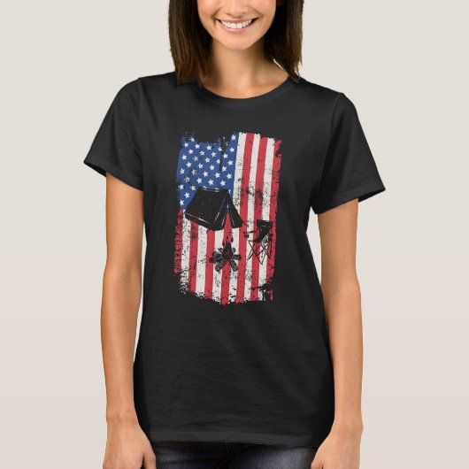 Camping USA American flag 4th Of July Outdoor Camp T-shirt (Voorkant)