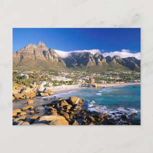 Camps Bay-strand en de Twelve Apostles-bergrug Briefkaart