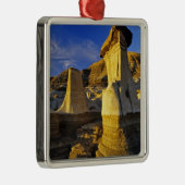Canada, Alberta, Drumheller. Hoodoos. Metalen Ornament (Rechts)