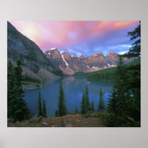 Canada, Alberta, Lake Moraine bij Dawn, Banff Poster