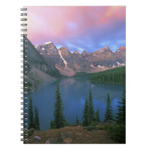 Canada, Alberta, Lake Moraine bij zonsopgang, Banf Notitieboek
