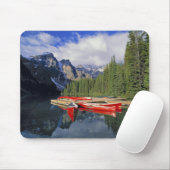 Canada, Alberta, Moraine Lake. De glassy Muismat (Met muis)
