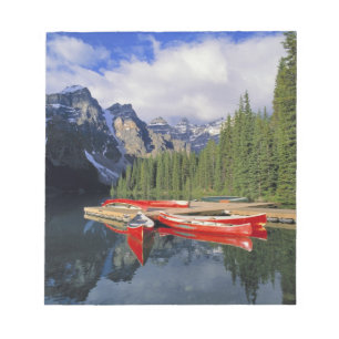 Canada, Alberta, Moraine Lake. Het glasachtige Notitieblok