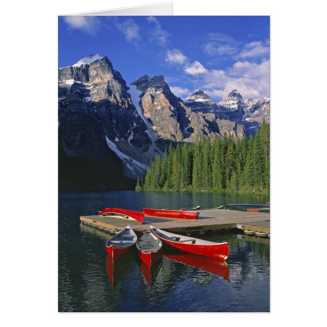 Canada, Alberta, Moraine Lake. Rode kano's wachten (Voorkant)