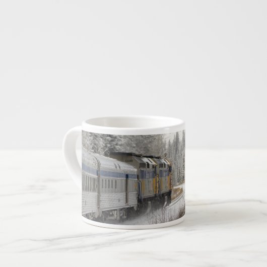 Canada, Alberta. VIA Rail Sneeuwtrein tussen Espresso Kop (Links)