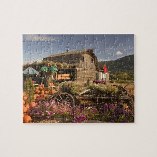CANADA, British Columbia, Enderby. Log Barn Legpuzzel (Horizontaal)