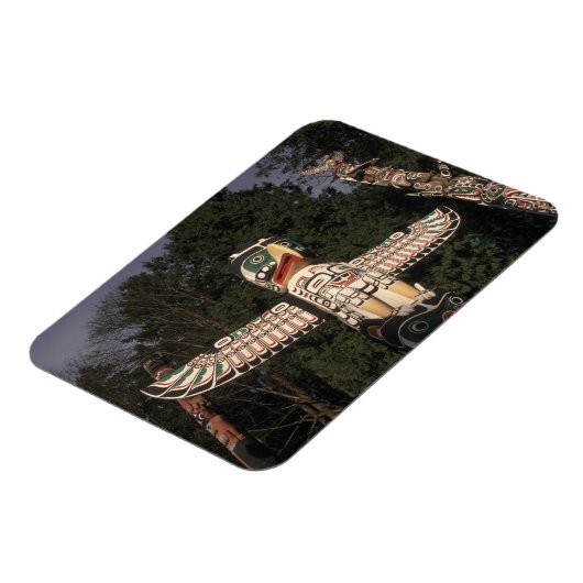 Canada, British Columbia, Vancouver. Native Magneet (Linkerzijde)