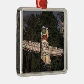 Canada, British Columbia, Vancouver.  Native Metalen Ornament (Rechts)