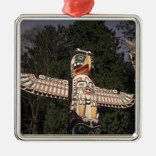 Canada, British Columbia, Vancouver.  Native Metalen Ornament (Voorkant)