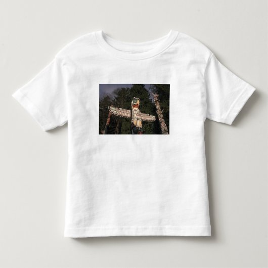 Canada, Brits-Columbia, Vancouver. Inheems Kinder Shirts (Voorkant)