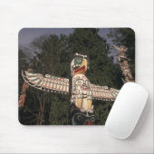 Canada, Brits-Columbia, Vancouver. Inheems Muismat (Met muis)