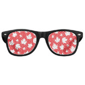 Canada Day White Maple Leaf Pattern op Red Retro Zonnebril (Voorkant)