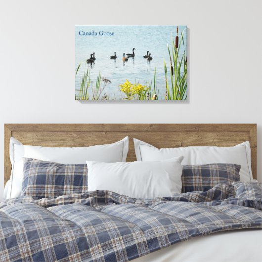 Canada Gese en Cattails Canvas Afdruk (Insitu (Slaapkamer))