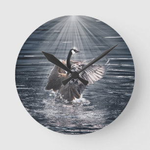 Canada Goose Bathing in Lake Art Design Ronde Klok