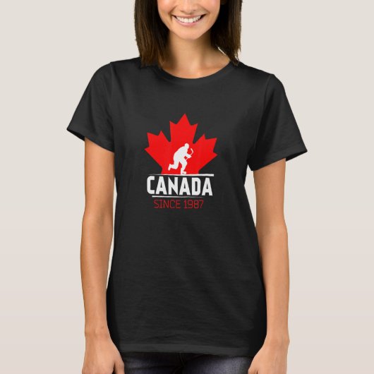 Canada Hockey Maple Leaf Ice Hockey Player  T-shirt (Voorkant)