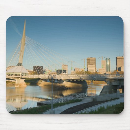 CANADA, Manitoba, Winnipeg: Esplanade Riel Muismat (Voorkant)