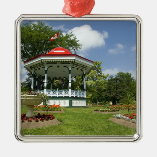 Canada, Nova Scotia, Halifax, Openbare Tuinen. Metalen Ornament (Voorkant)