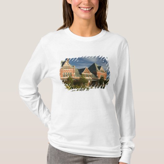 CANADA, Ontario, Thunder Bay: Prince Arthur's T-shirt (Voorkant)